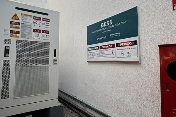 [Como o armazenamento solar pode impactar o seu negócio?]