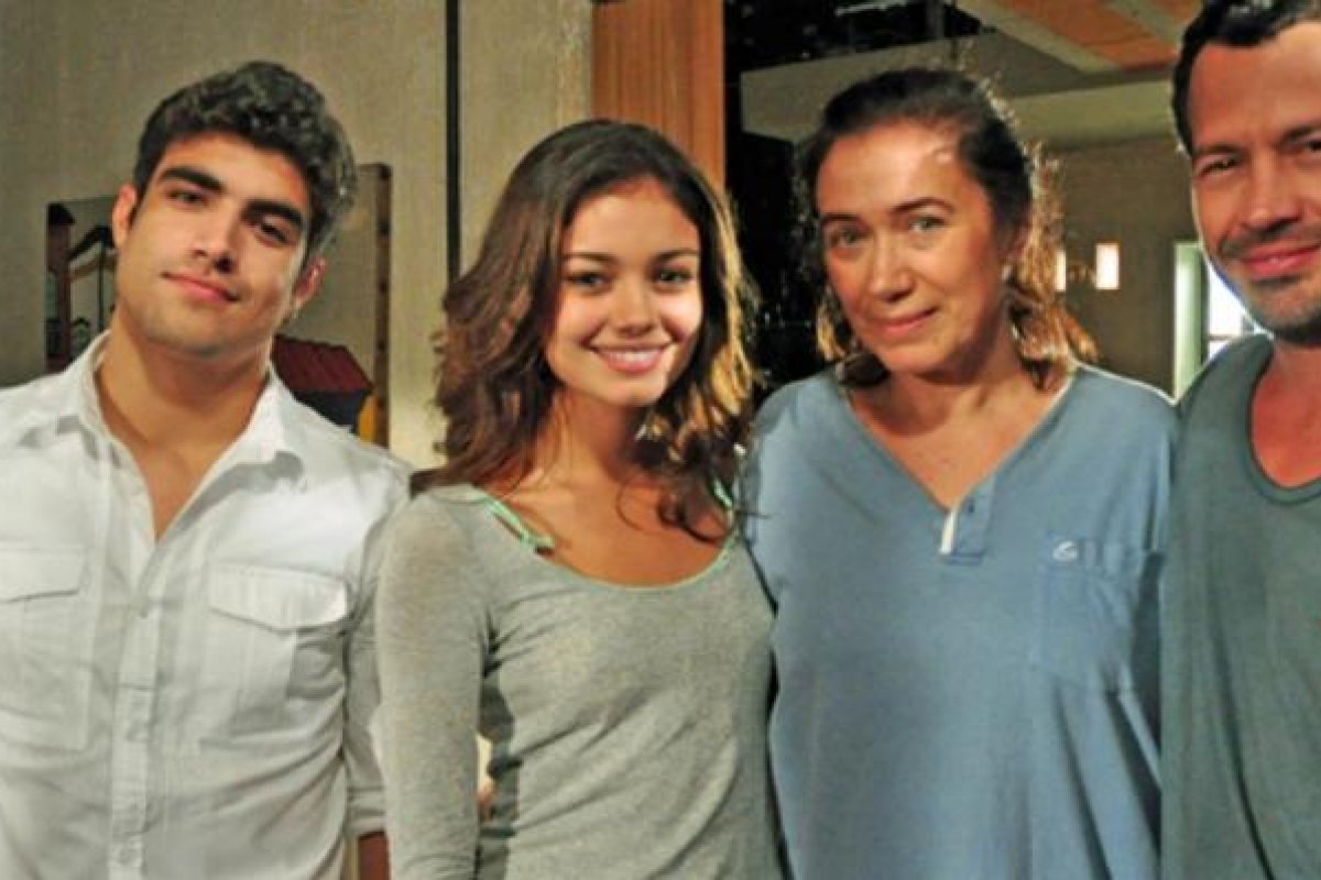 Fina Estampa será reexibida no lugar da novela "Amor de Mãe"