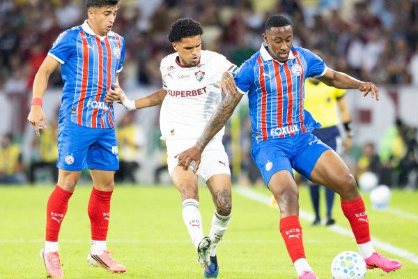 [Com polêmicas, Bahia perde amistoso para o Fluminense no Rio]