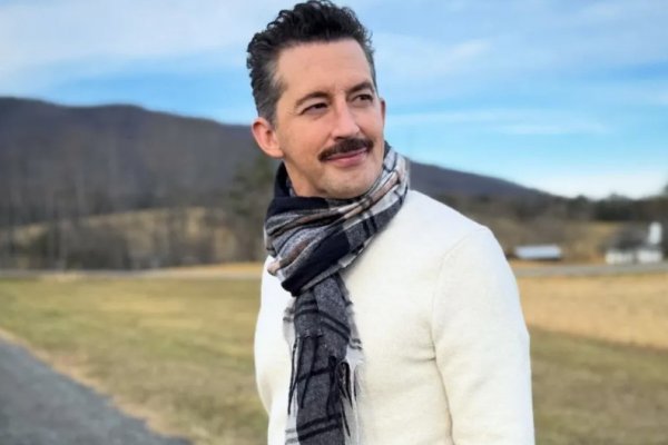 [Morre Josh Grisetti, ator da Broadway, aos 44 anos]