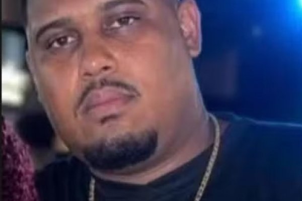 [Dois homens são mortos com mais de 40 tiros na Boca do Rio]