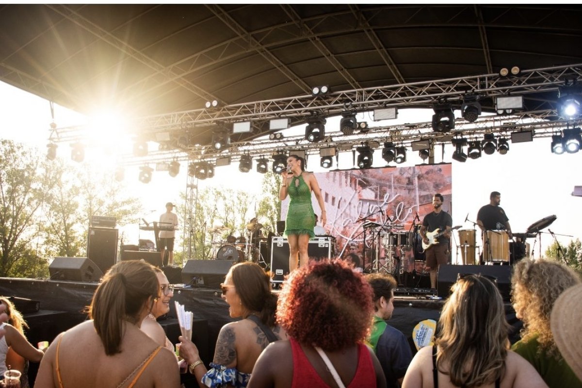 Cantora baiana leva leva o axé da Bahia para verão europeu!