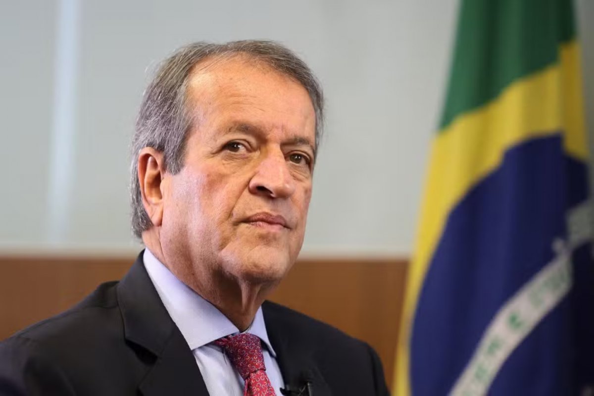 Investigado por desvio de emendas, Valdemar Costa Neto diz que é comum que presidentes de partidos indiquem o destino dos recursos