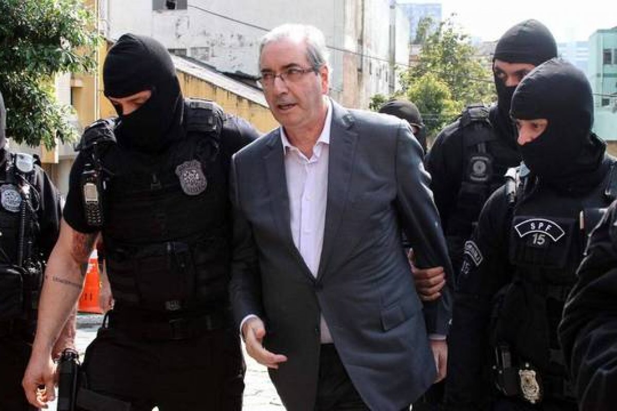 Anêmico, Eduardo Cunha pede para ser operado em hospital particular