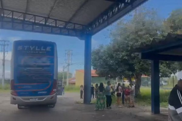 [Motorista de ônibus foge e abandona mais de 40 passageiros após abordagem da PRF]