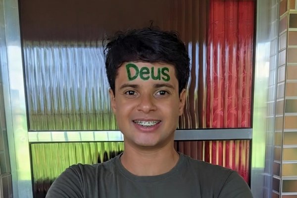 [Baiano aprovado em 1º lugar em Medicina na USP é internado na UTI]