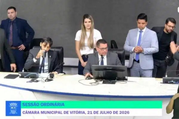 [VÍDEO: Presidente da Câmara de Vitória (ES) encerra sessão com xingamentos: 'quero que se fod@']