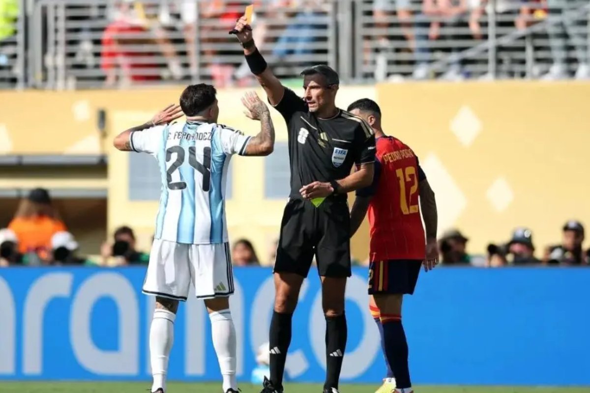Petição que pede repetição da final da Copa supera 61 mil assinaturas após título da Espanha