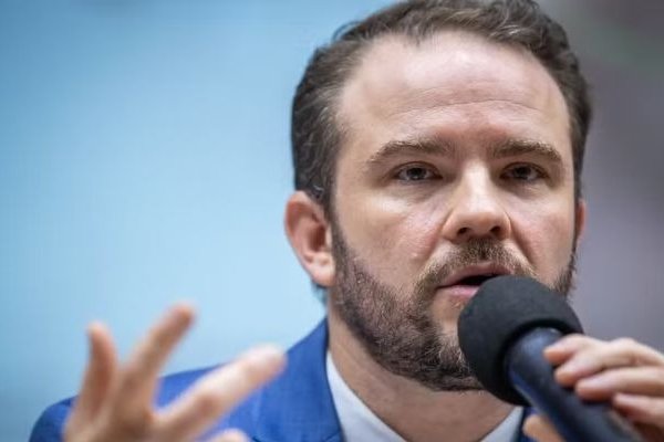 [“Temos que tratar bets igual a cigarro”, diz ministro da Fazenda]