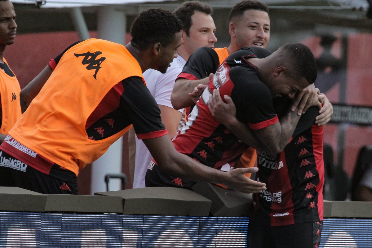 Vitória suspende atividades por tempo indeterminado por causa do novo coronavírus