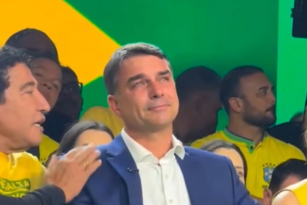 [Flávio Bolsonaro é lançado candidato à Presidência pelo PL em 2026]