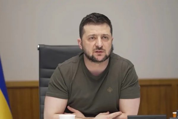 [Zelensky acusa Rússia de ajudar o Irã com imagens de bases dos EUA]