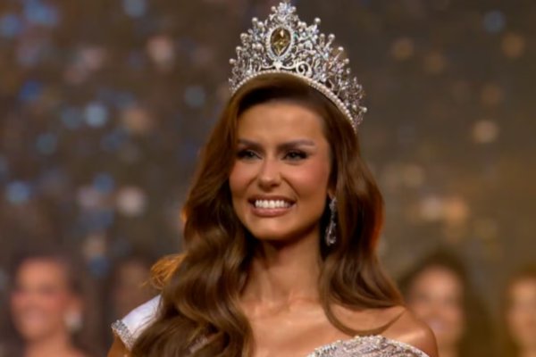 [Representante da Ilha do Mel, Marcella Kozinski é coroada Miss Universe Brasil 2026]