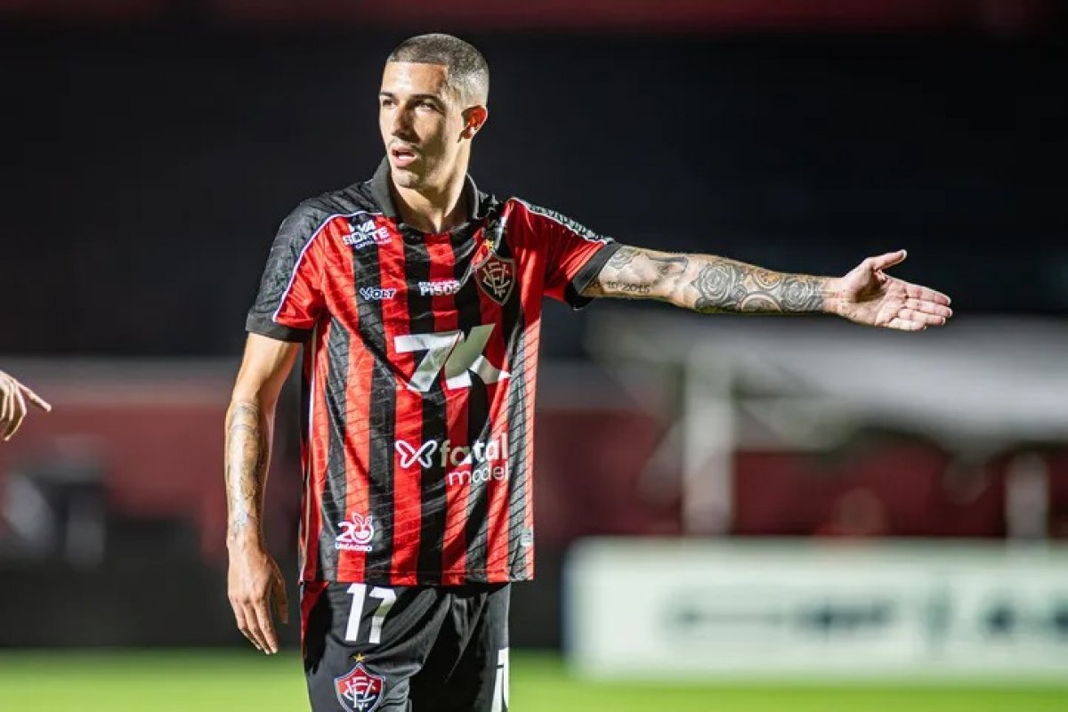 Vitória anuncia saída de Aitor Cantalapiedra após acordo para rescisão de contrato Vitória anuncia saída de Aitor Cantalapiedra após acordo para rescisão de contrato
