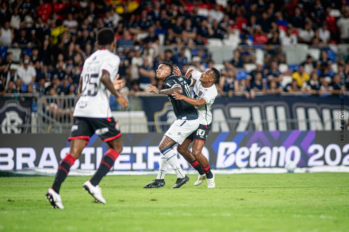 Lucas Arcanjo falha e Vitória perde para o Remo fora de casa