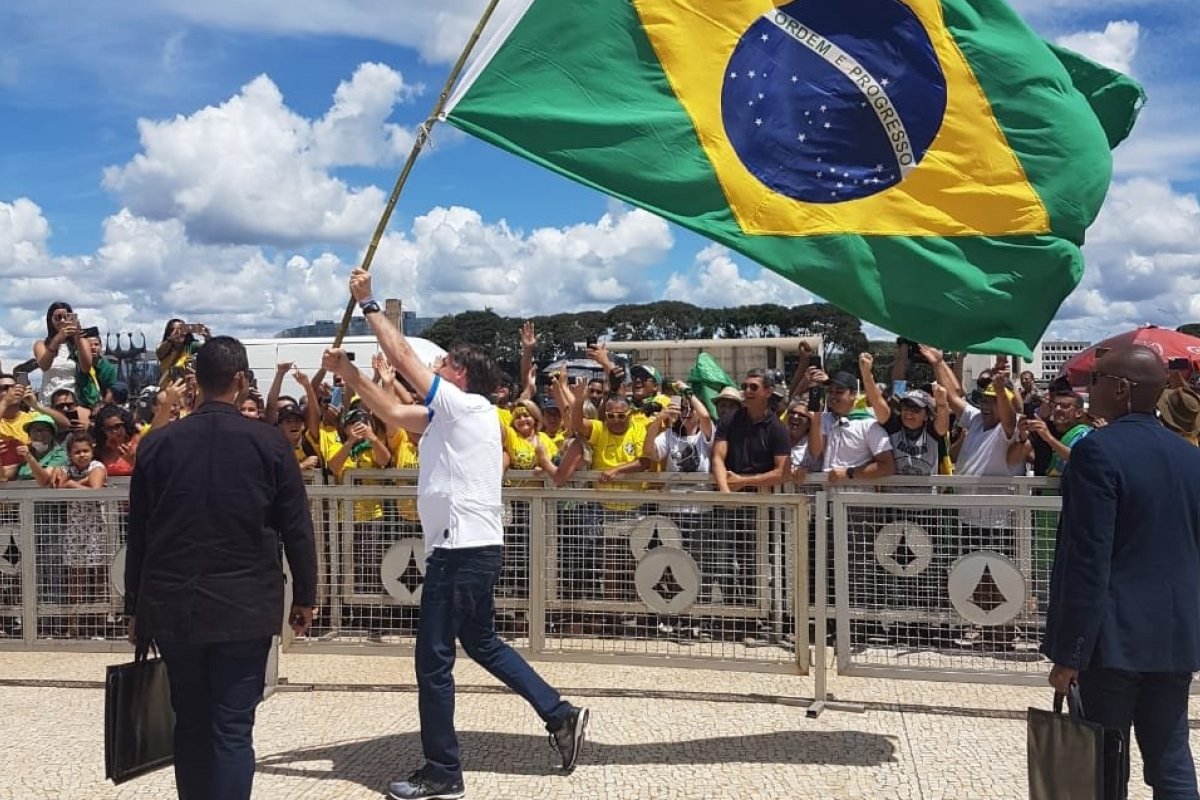 Segundo teste do coronavírus em Bolsonaro dá negativo