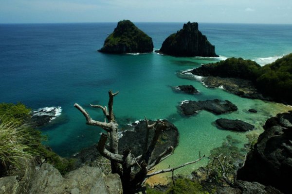 [Mulher dá à luz em Fernando de Noronha, onde partos são proibidos há 22 anos]