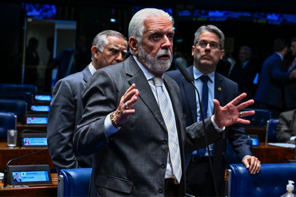 [Relatório da PF aponta que Jaques Wagner teria oferecido gabinete para reunião com ex-sócio de Vorcaro ]
