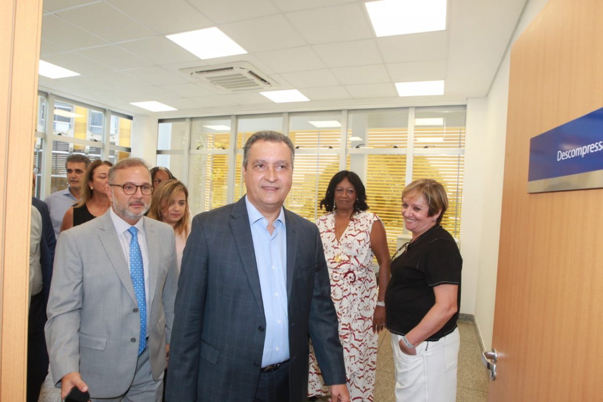 Após vistoria, governador anuncia reabertura do Hospital Espanhol com 160 leitos para pacientes com coronavírus