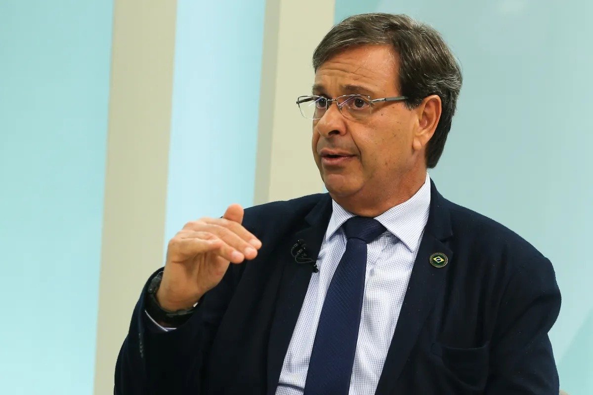 "Deus me livre", diz ex-ministro de Bolsonaro sobre investimento em Dark Horse