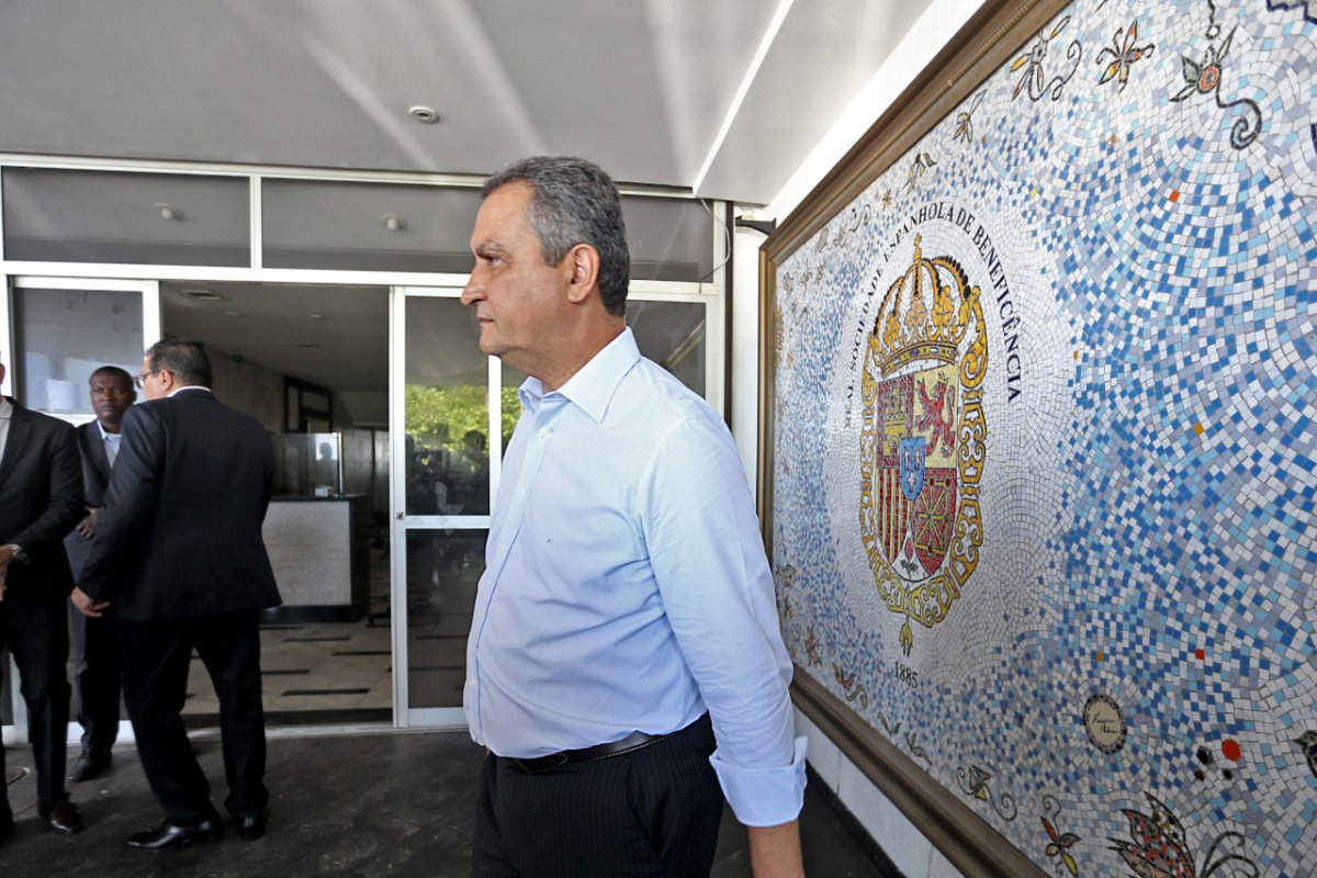 Rui suspende aulas em todo estado por 30 dias
