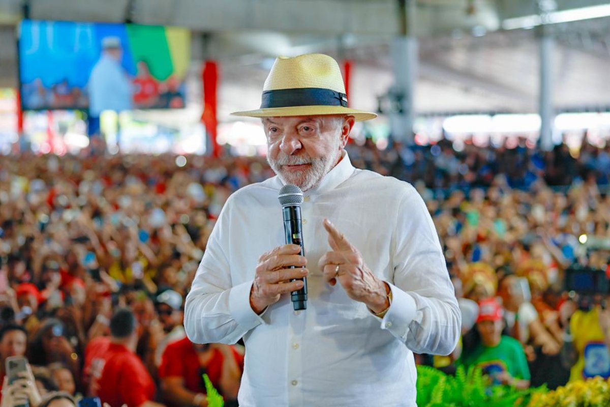 PT oficializa candidatura de Lula à reeleição durante convenção em SP