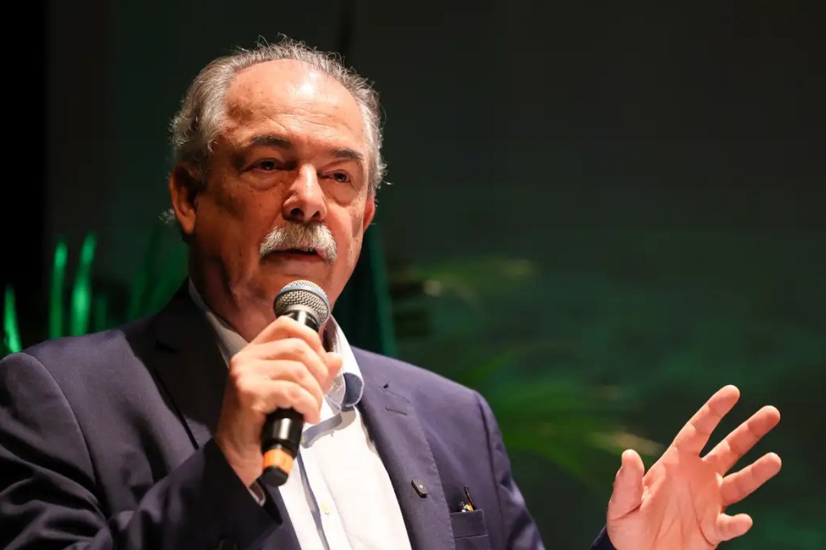 Mercadante rebate Flávio, fala em omissão do governo Bolsonaro e diz que Lula investiu 80% mais em SP