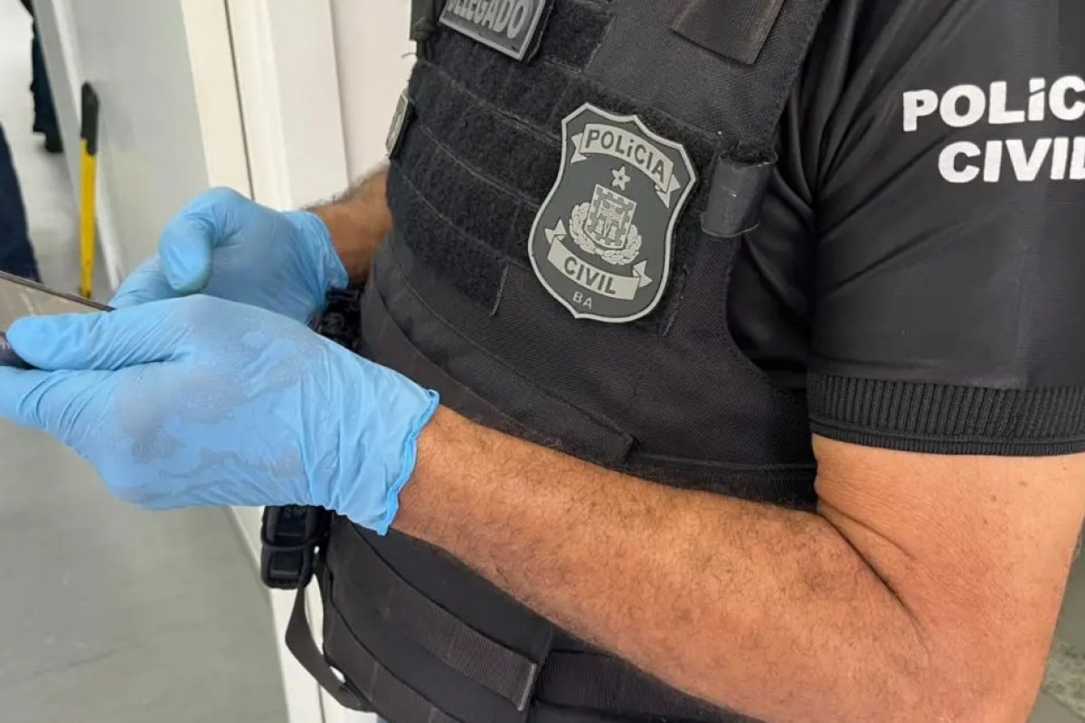Polícia apreende celular de homem investigado por importunação sexual na Bahia