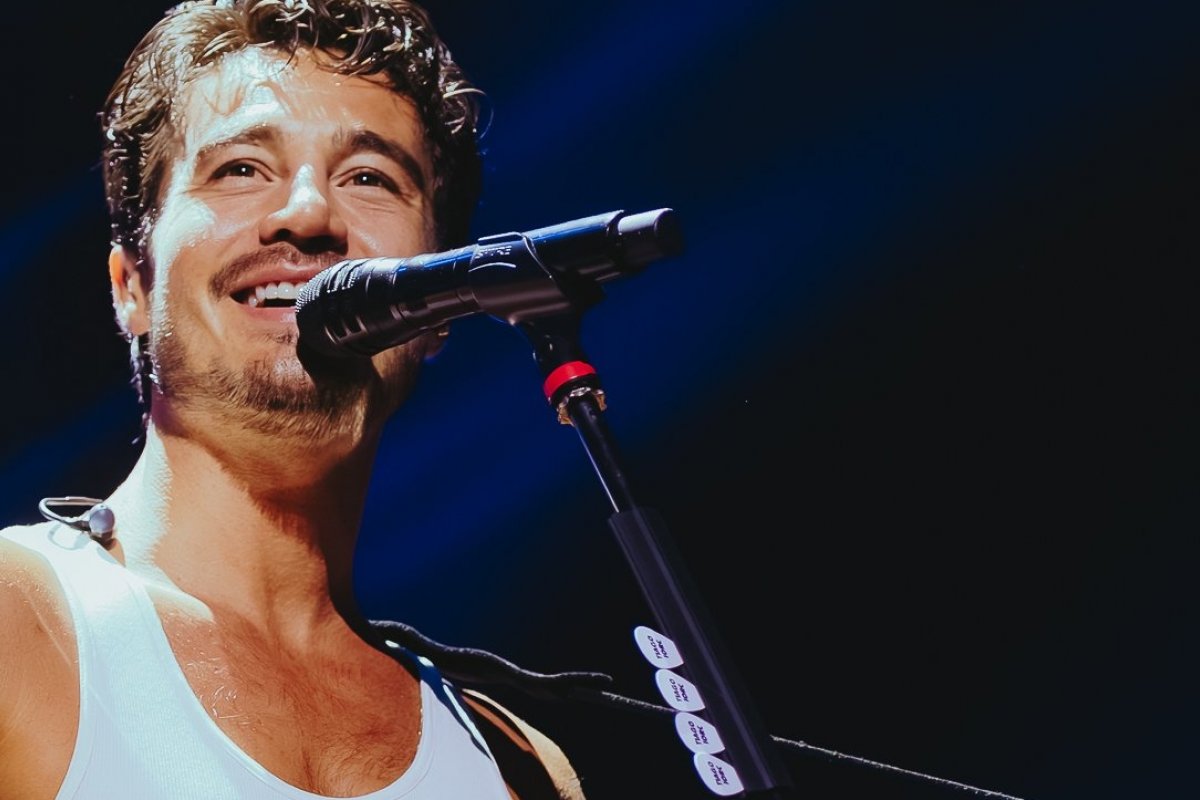 Tiago Iorc celebra os dez anos do sucesso de ´Troco Likes´ com show na capital baiana!
