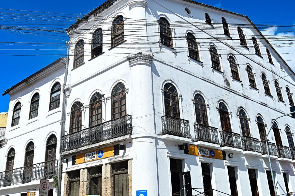 Após ser atingida por caminhão, Casa do Benin reabre nesta quinta (6) durante Flipelô