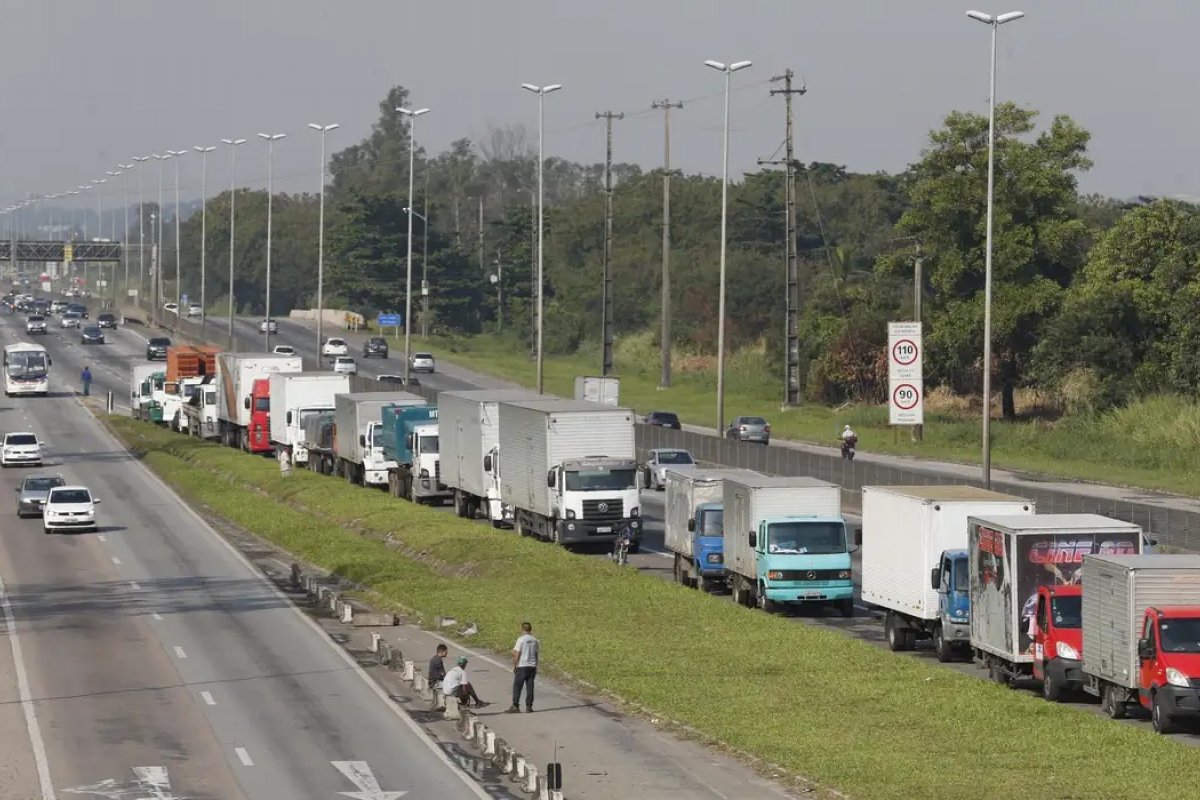 Lei garante frete mínimo no transporte de cargas; saiba o que muda