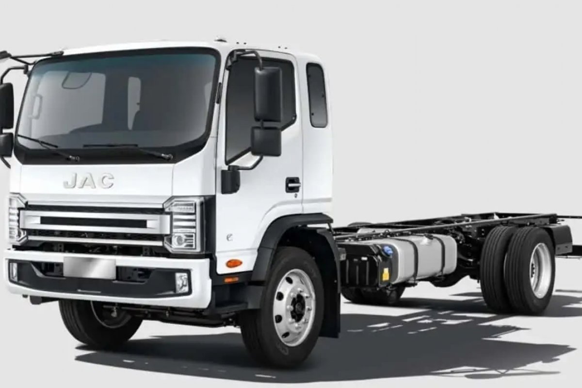 Jac Caminhões chega ao Brasil com quatro modelos e 30 concessionárias 