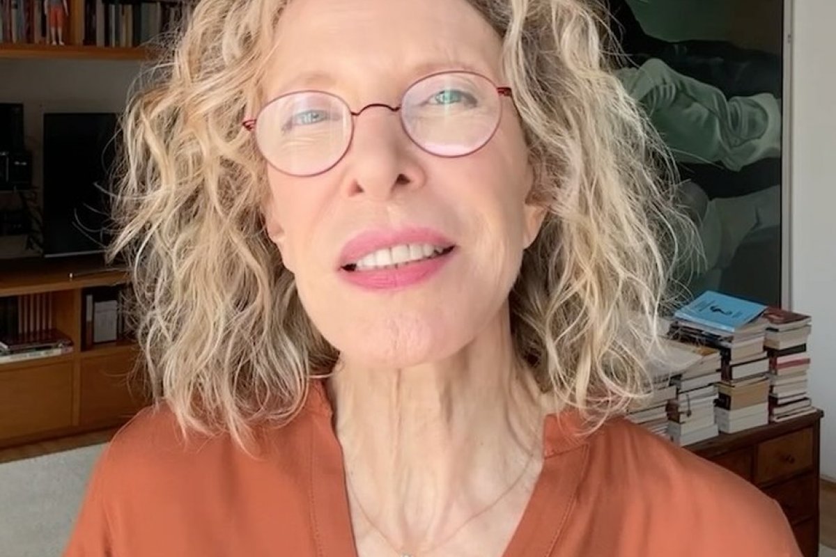  Marília Gabriela reflete sobre a vida longe da televisão e disse que se tornou uma pessoa solitária!