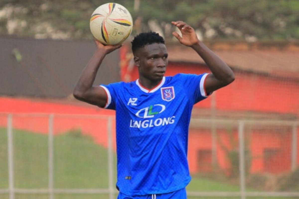 Capitão do SC Villa morre aos 27 anos após pedradas durante tentativa de assalto em Uganda Capitão do SC Villa morre aos 27 anos após pedradas durante tentativa de assalto em Uganda