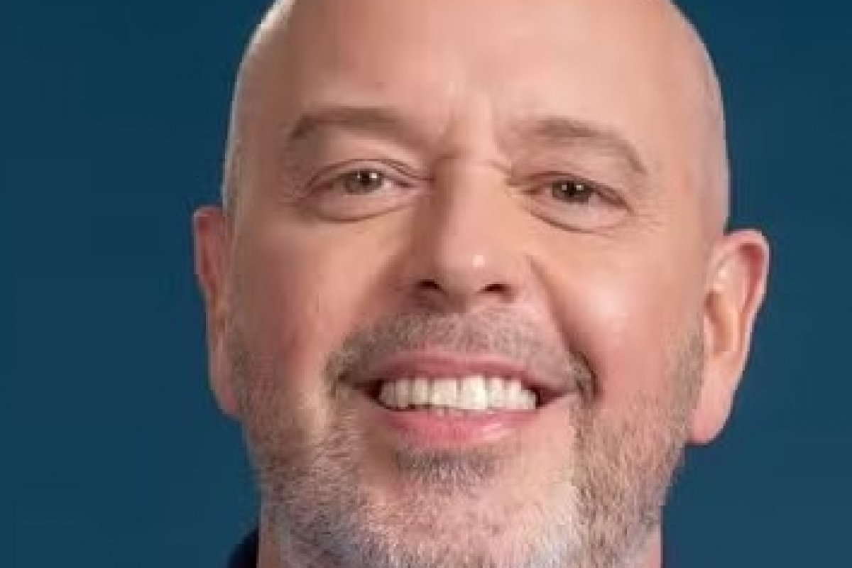 Apresentador da Globo é submetido a cirurgia para retirar tumor no peito!