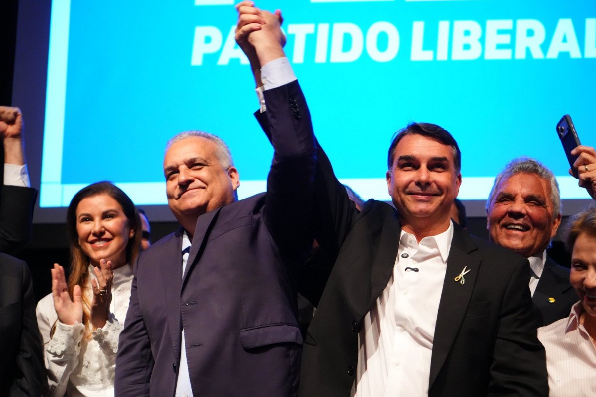 STF manda PF investigar R$ 55,4 milhões em emendas Pix de vice de Flávio Bolsonaro