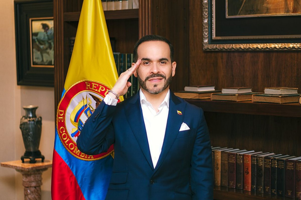 Novo presidente da Colômbia toma posse após segundo turno de eleições