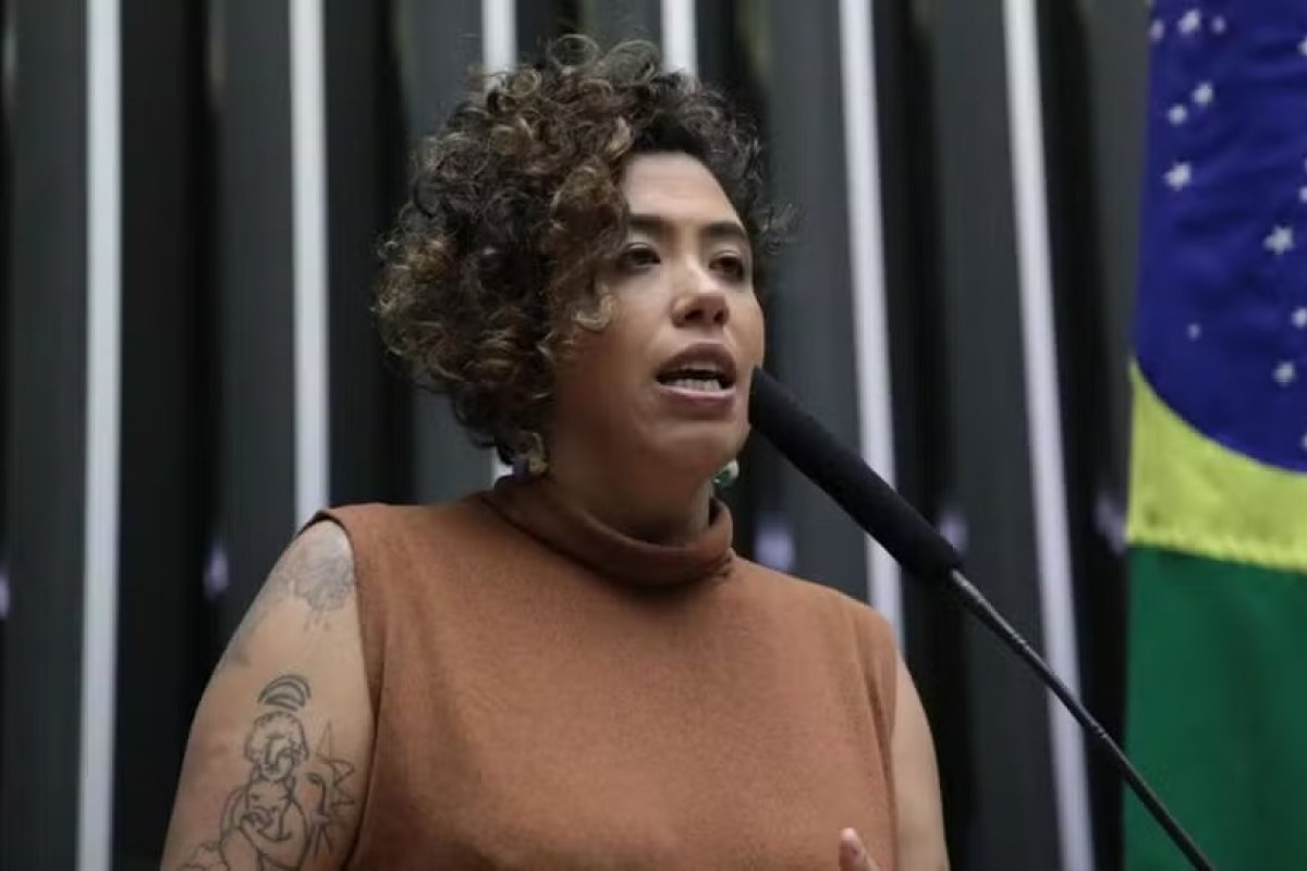 Deputada do PSOL denuncia ameaças de morte, estupro e divulgação de dados pessoais