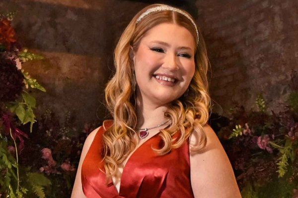 [Maria Eduarda de Araújo Barreto celebra formatura em direito com festão na capital baiana! ]