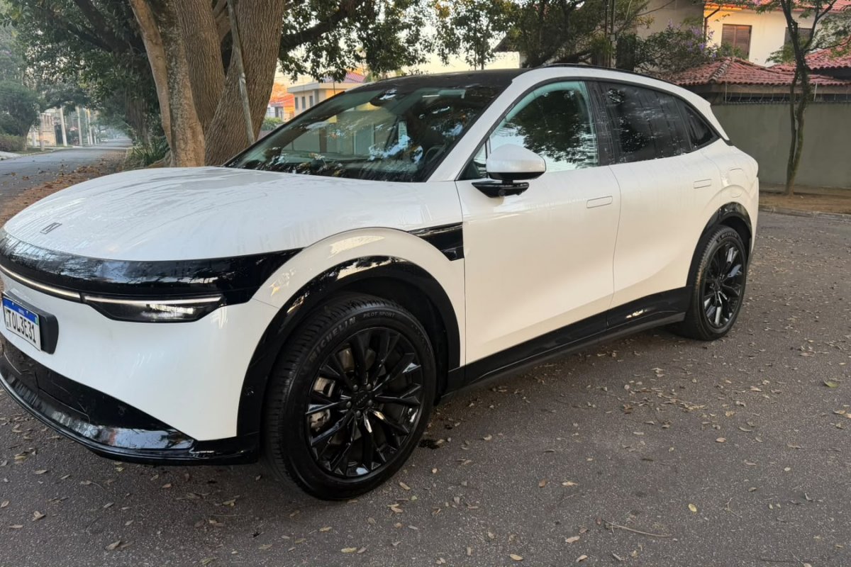 Zeekr 7X Premium; Farol da Bahia testa SUV de 421cv