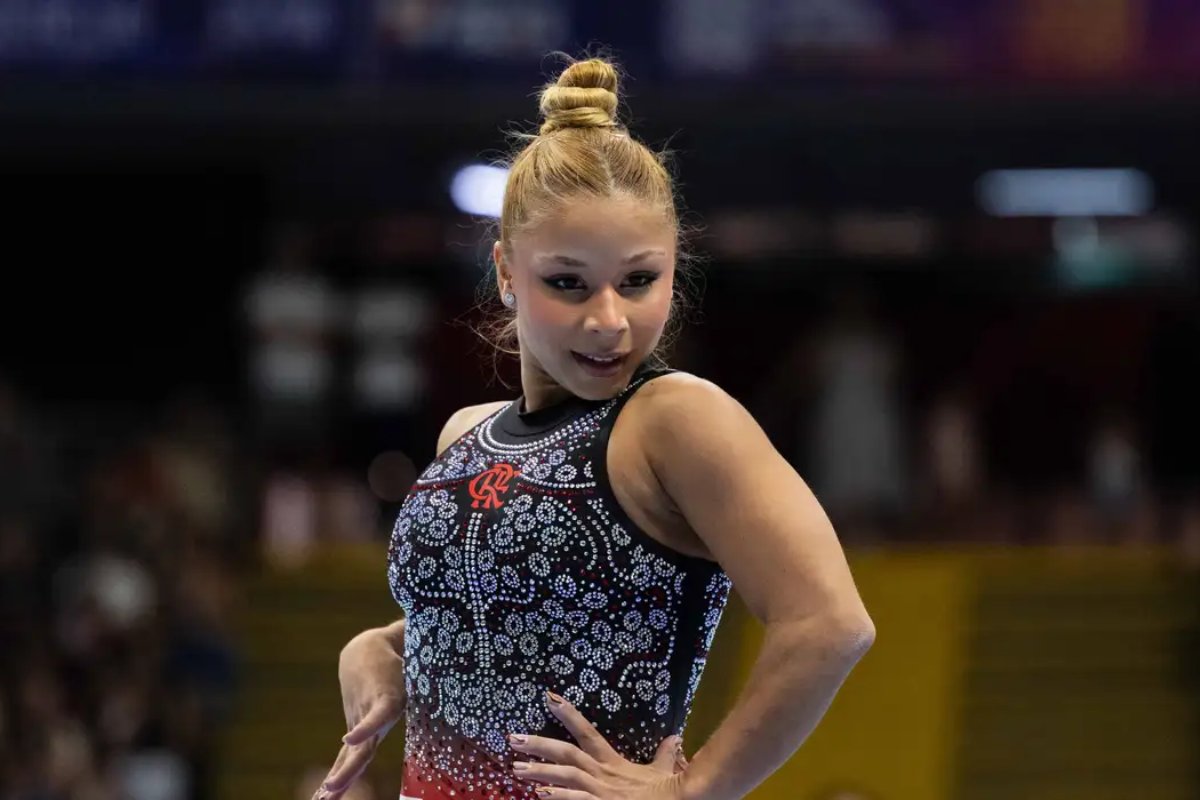 Flávia Saraiva fatura ouro na trave e no solo no Campeonato Brasileiro