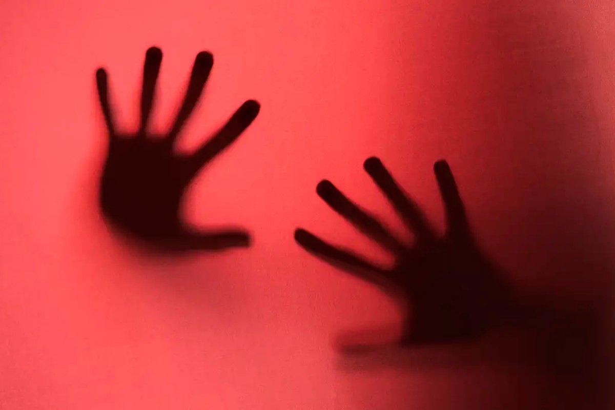 Homem é condenado a pagar R$ 75 mil de indenização à criança e família por ter beijado menina de 11 anos a força 
