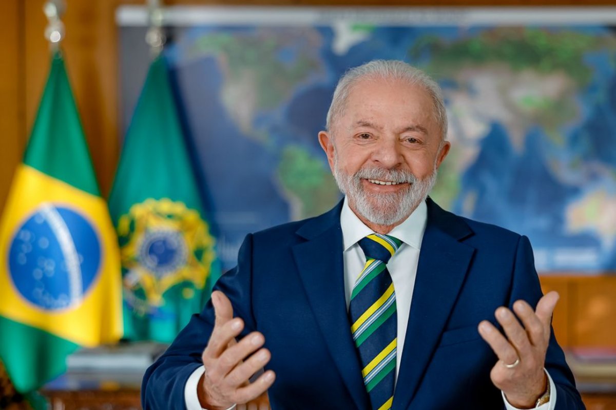 Lula apresenta plano de governo com foco em políticas sociais, soberania e redução das desigualdades; Confira