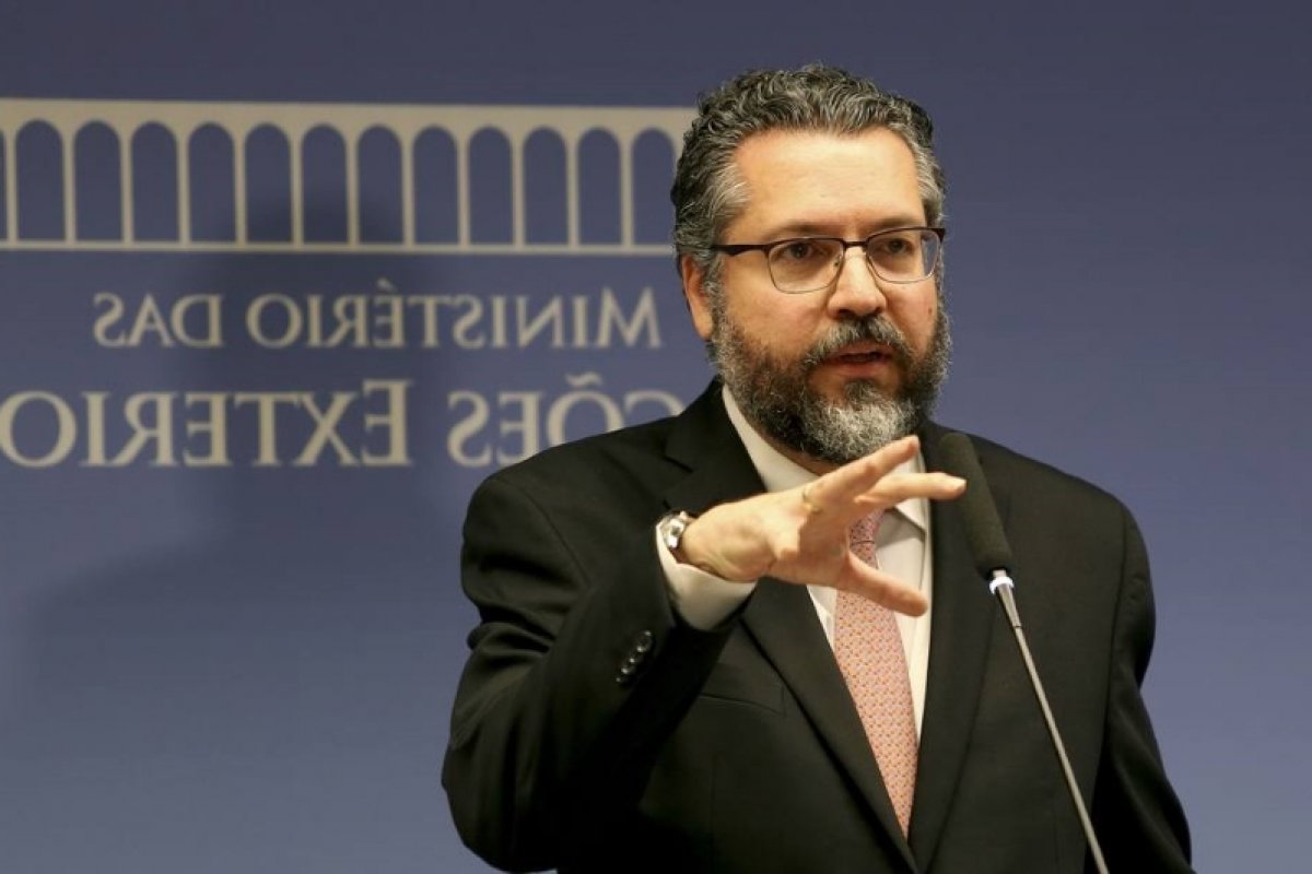 Nova política externa do Itamaraty não inclui 'teoria de gênero'