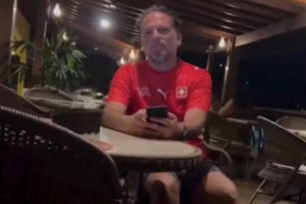 Vídeo: cantora denuncia turista após sofrer importunação e ofensas racistas na Bahia