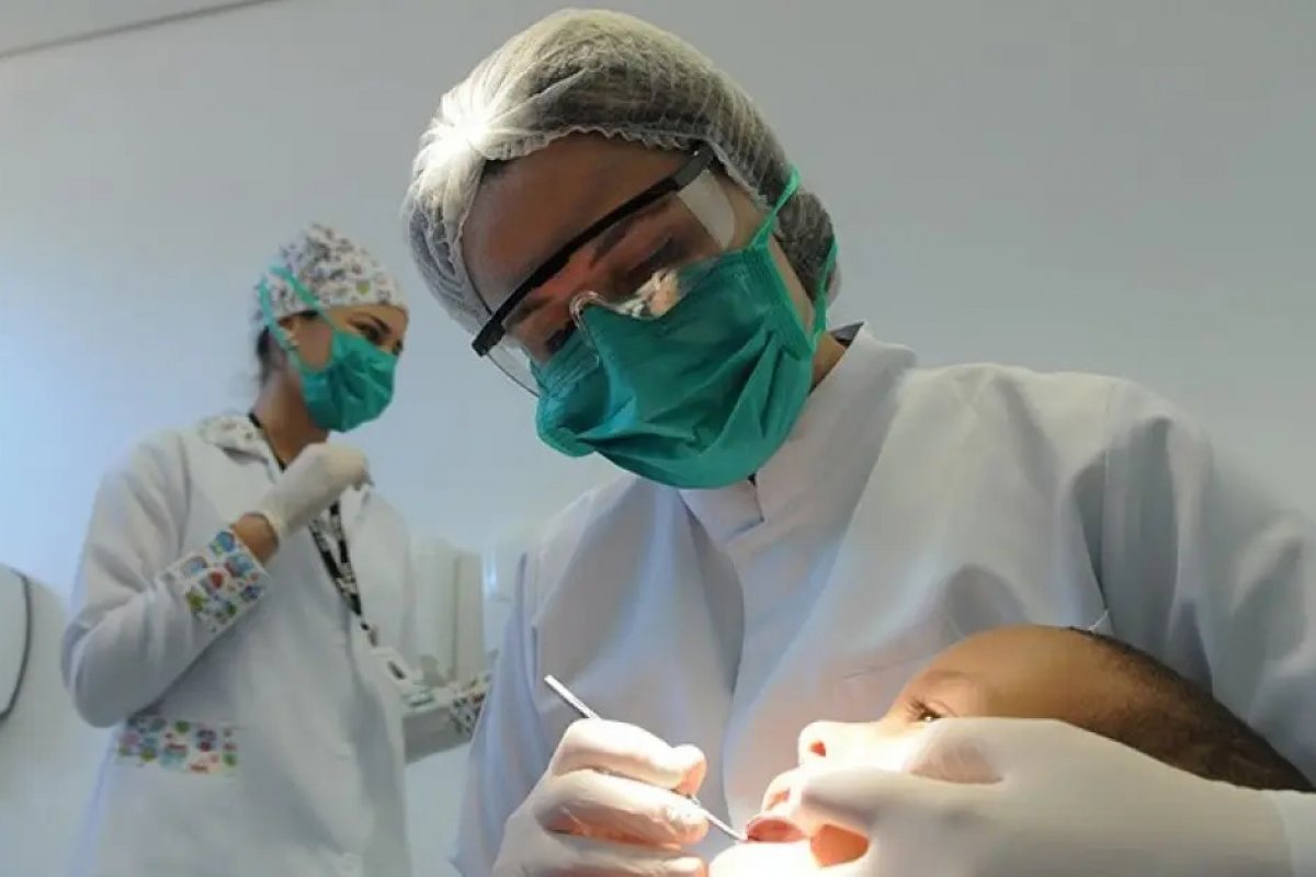 Comissão do Senado aprova PL que eleva piso salarial de médicos e cirurgiões-dentistas em 275,7%