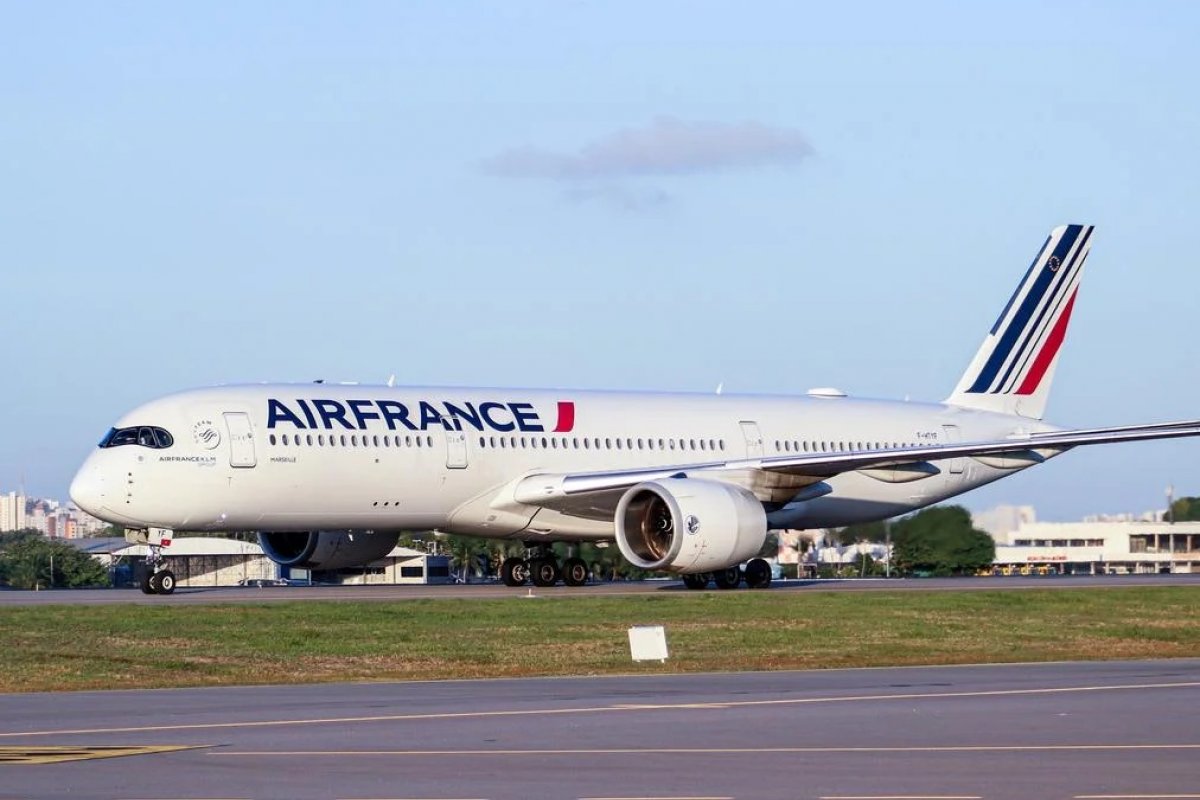 Voos diretos entre Salvador e Paris serão suspensos em 2027