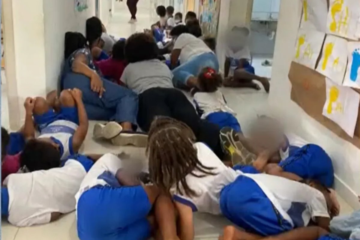 Tiroteios afetaram cerca de 10 dias letivos em mais da metade das escolas de Salvador, aponta Fogo Cruzado