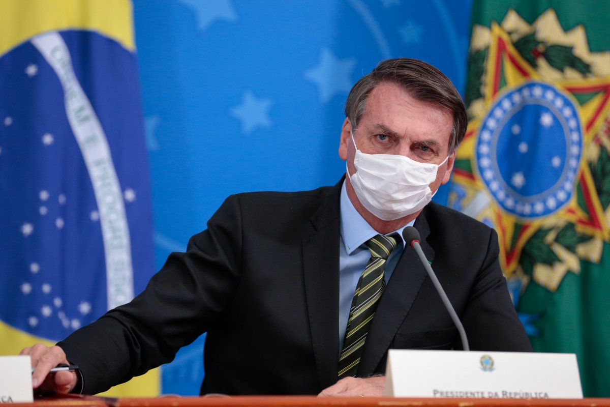 Vídeo: Bolsonaro é alvo de panelaço