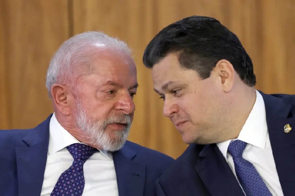 Fim da escala 6x1: Alcolumbre se encontra com Lula e promete destravar PEC